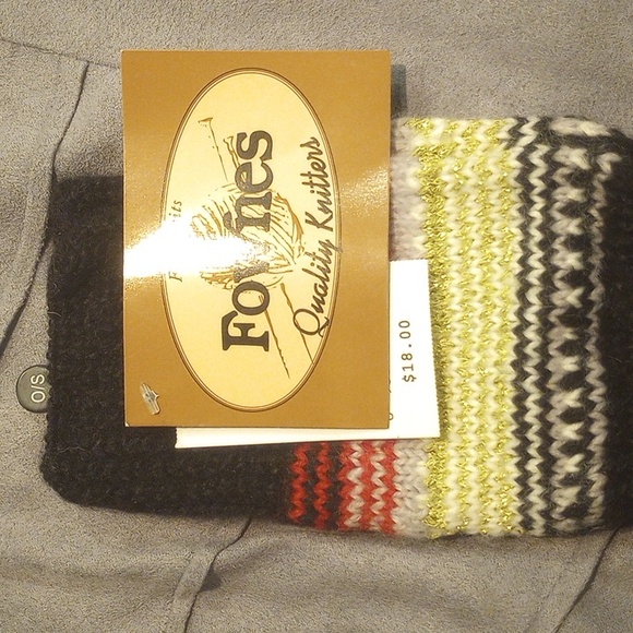 Black Red & Shiny Gold Cable Fine Knit Winter Neck Scarf with gloves - Picture 3 of 6